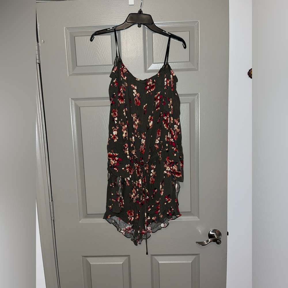 Blu pepper floral romper